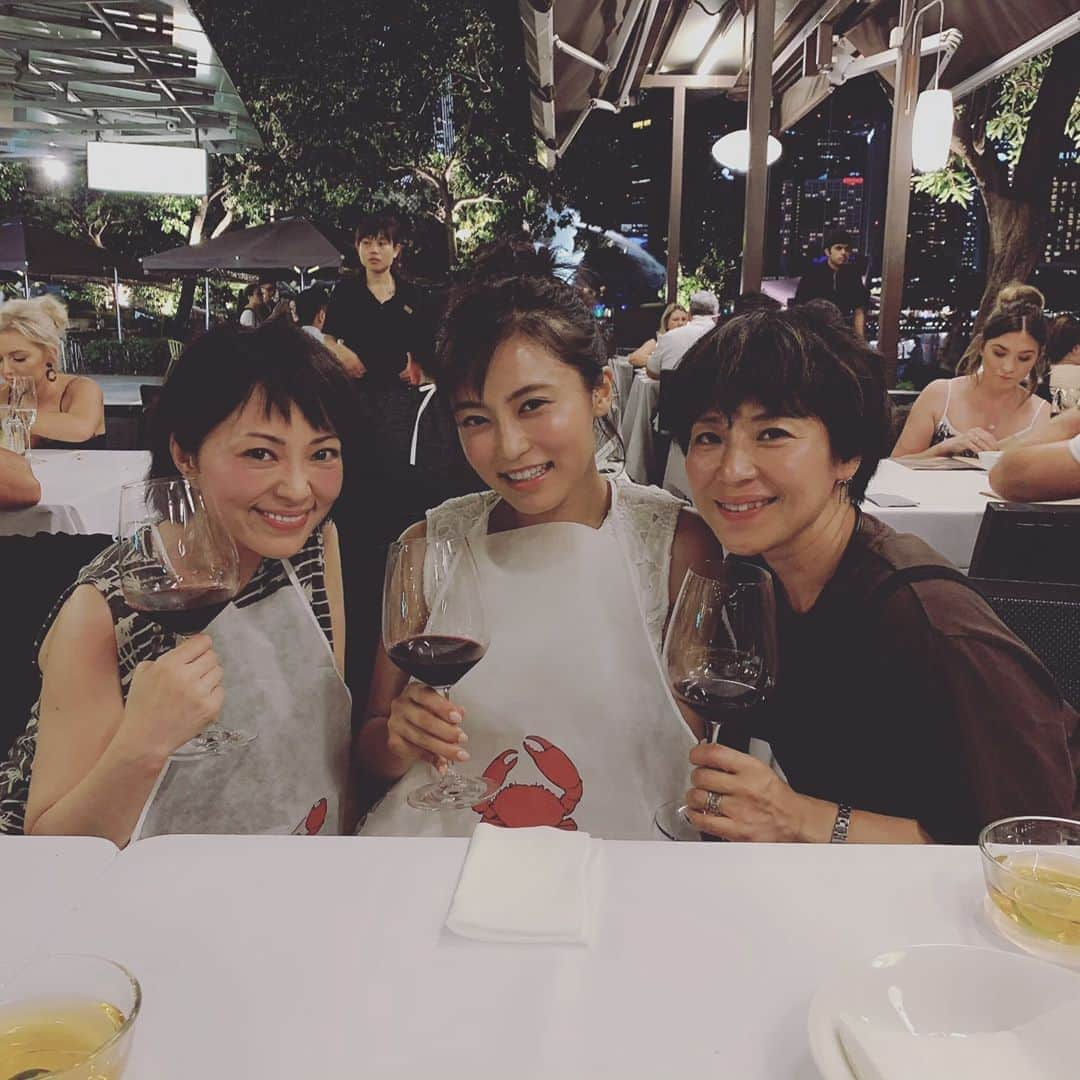 小島瑠璃子さんのインスタグラム写真 - (小島瑠璃子Instagram)「🇸🇬 撮影無事終わりました✌🏻 全部終わったら絶対に 食べたいとお願いしていた シンガポールチリクラブ🦀 美味しかったー！！ 大好きなの😭💕」6月5日 9時04分 - ruriko_kojima