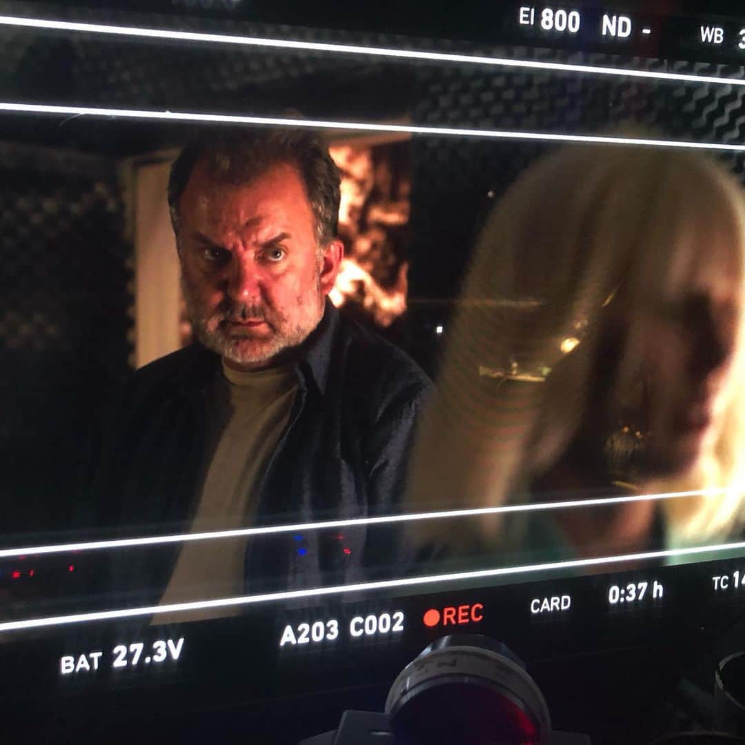のインスタグラム：「Back at it. #HourofLead Excited to be back on set finishing up.  #doubletrouble」