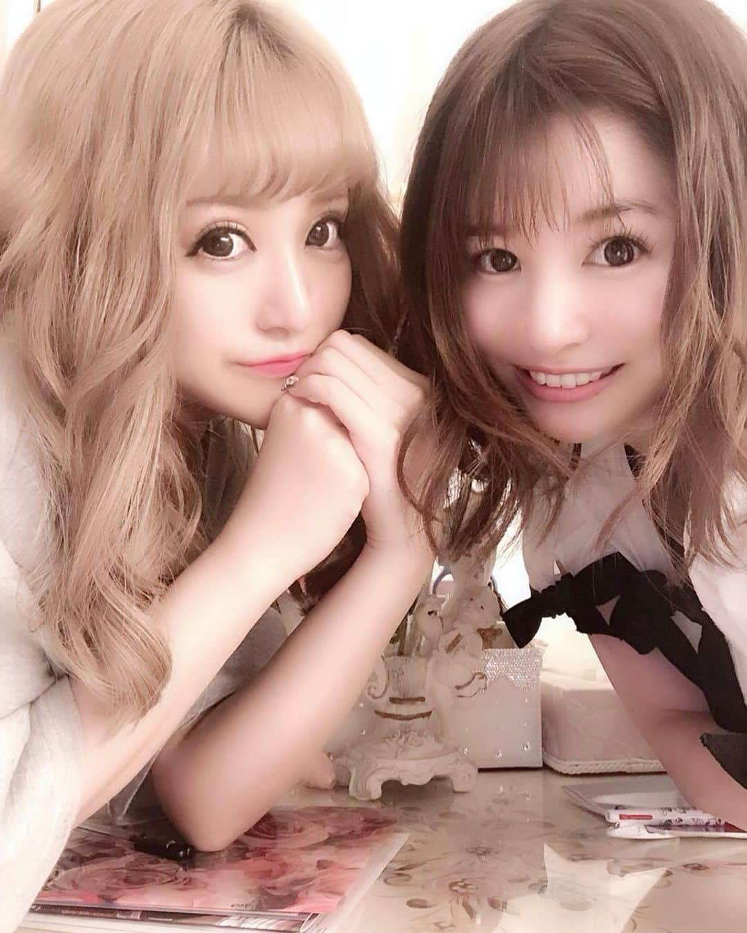 桜井莉菜さんのインスタグラム写真 - (桜井莉菜Instagram)「あやこさん @ayakosugar とお家で打ち合わせ💓 仕事の事も彼氏の事も全部本音で相談出来る人😍❤️ お家が完成したらいつでもお泊りwelcomeですぞ🤙💓 何せ、ベッドがまだなもんで🤪w 届くのか待ち遠しい😭💕 #sugar#ドレス」6月5日 9時20分 - rina__sakurai