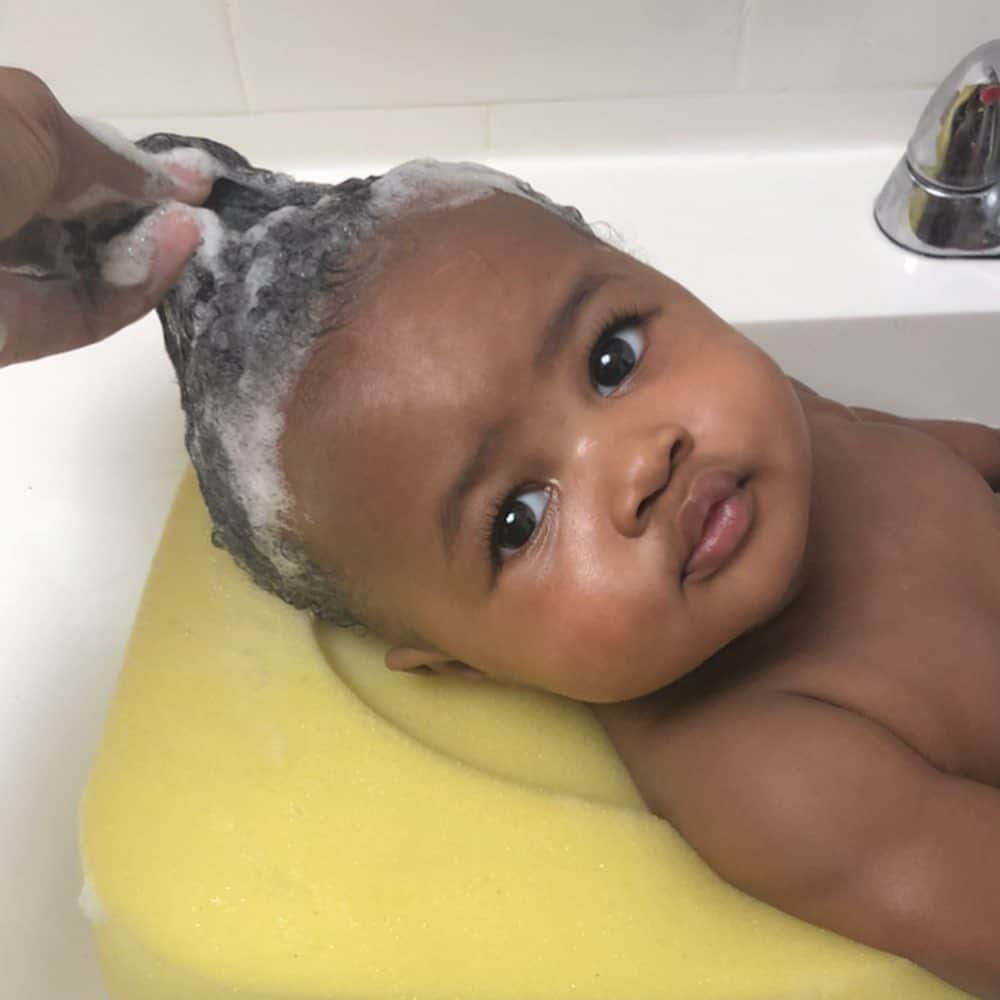 レミー・マーさんのインスタグラム写真 - (レミー・マーInstagram)「@ReminisceMacKenzieMackie  She’s just so stinking cutesy🥰#Bathtime 🛁🧴#KenzieGirl #BabyReminisce #Mac #TheGoldenChild」6月5日 9時25分 - remyma