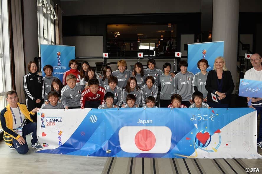 日本サッカー協会さんのインスタグラム写真 - (日本サッカー協会Instagram)「Bonjour,Paris！🇫🇷🇯🇵 ・ ✍️JFA.jpでは、活動レポートを掲載中！ ・ ＜FIFA女子ワールドカップフランス2019＞ なでしこジャパン🇯🇵試合日程  6/10 25:00 vsアルゼンチン🇦🇷 6/14 22:00 vsスコットランド🏴󠁧󠁢󠁳󠁣󠁴󠁿 6/20 04:00 vsイングランド🏴󠁧󠁢󠁥󠁮󠁧󠁿 📺フジテレビ系列、NHK BS、J SPORTSで生中継！ ・ #nadeshiko #世界のなでしこ #なでしこジャパン#FIFAWWC」6月5日 9時28分 - japanfootballassociation