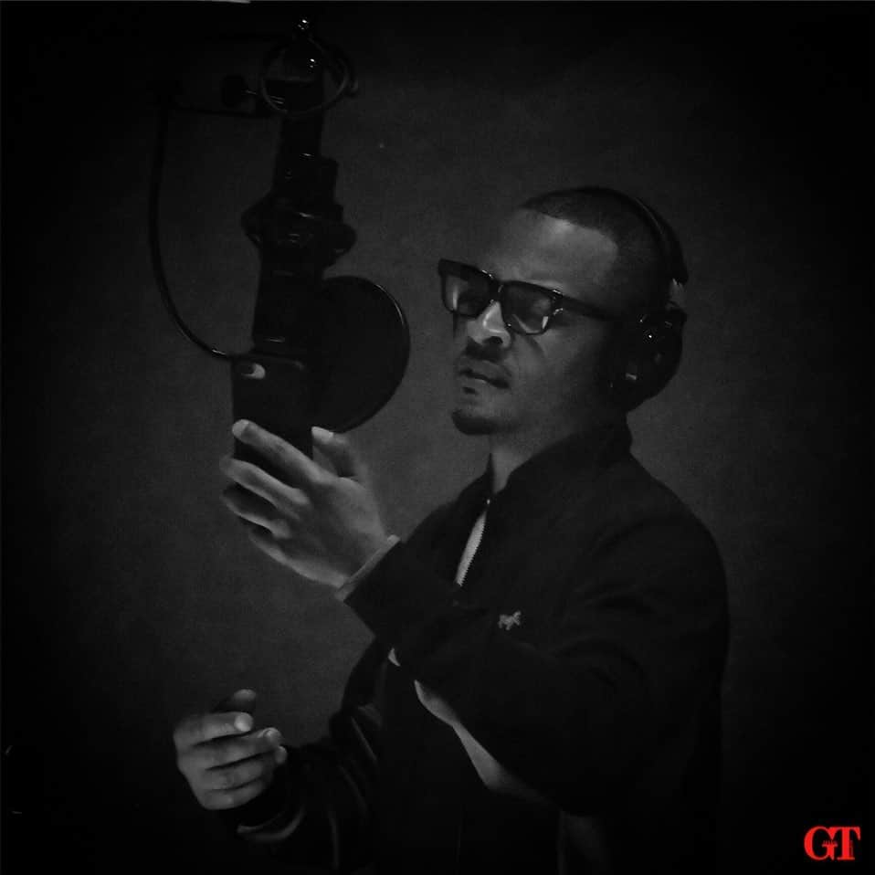 T.I.さんのインスタグラム写真 - (T.I.Instagram)「Back in the blender... let’s see if I still remember how to work one of these things.... #TrueLove🎤🎼🎶」6月5日 9時46分 - tip