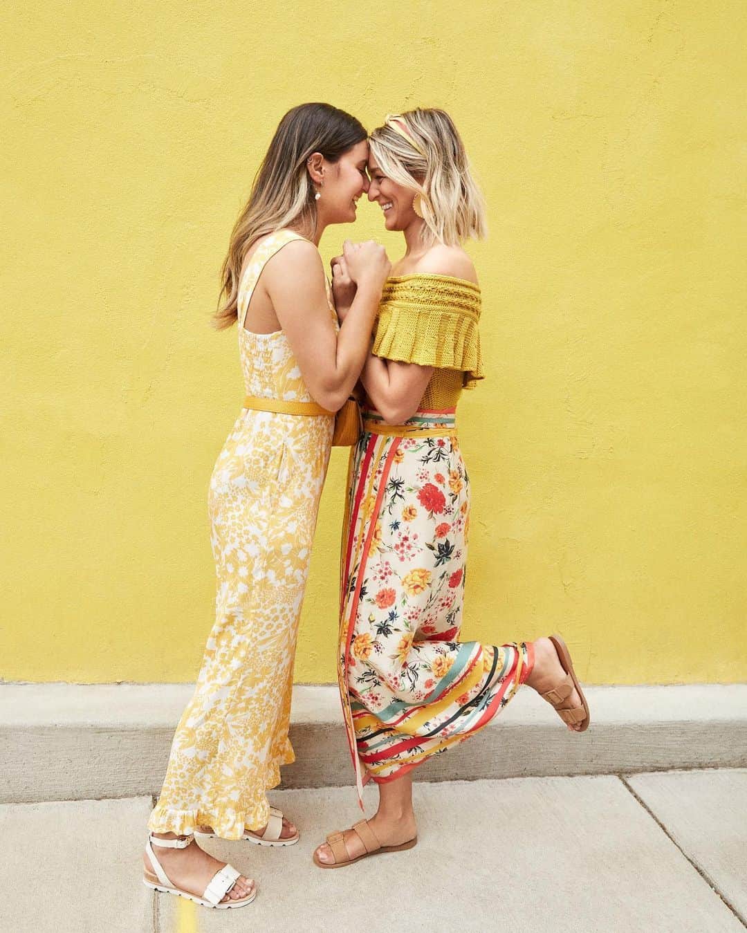 Anthropologieさんのインスタグラム写真 - (AnthropologieInstagram)「What love looks like 💛 Photo of @kateaustinn and @sarsulsenti (link in profile to shop)」6月5日 10時02分 - anthropologie