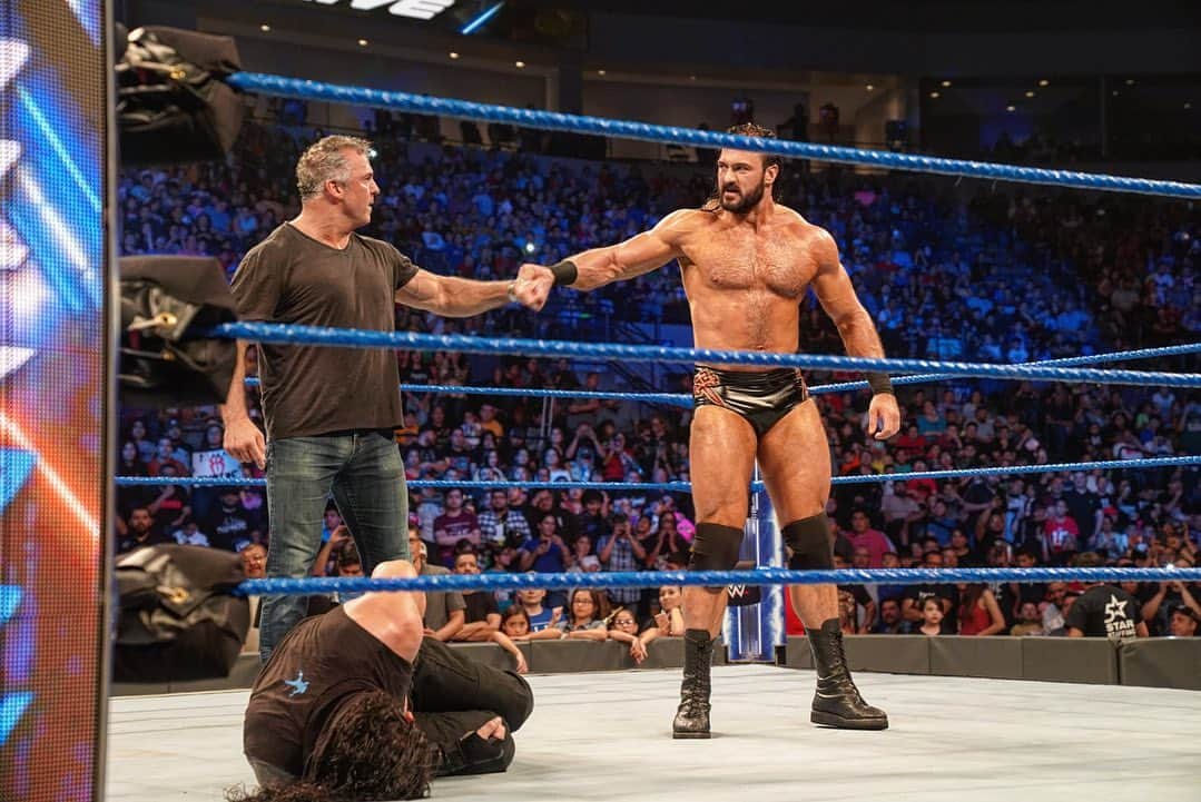 WWEさんのインスタグラム写真 - (WWEInstagram)「Déjà vu? @shanemcmahonwwe spears @romanreigns for the second night in a row with the help of @dmcintyrewwe! #SDLive」6月5日 10時10分 - wwe