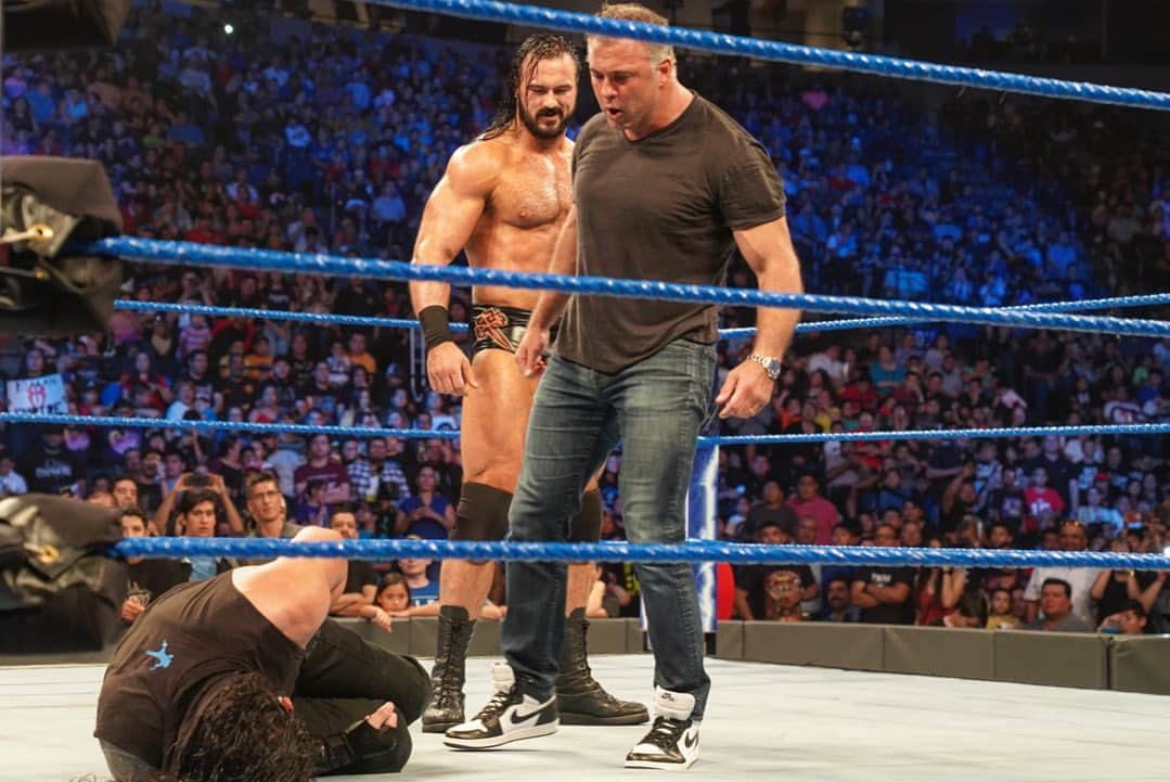 WWEさんのインスタグラム写真 - (WWEInstagram)「Déjà vu? @shanemcmahonwwe spears @romanreigns for the second night in a row with the help of @dmcintyrewwe! #SDLive」6月5日 10時10分 - wwe
