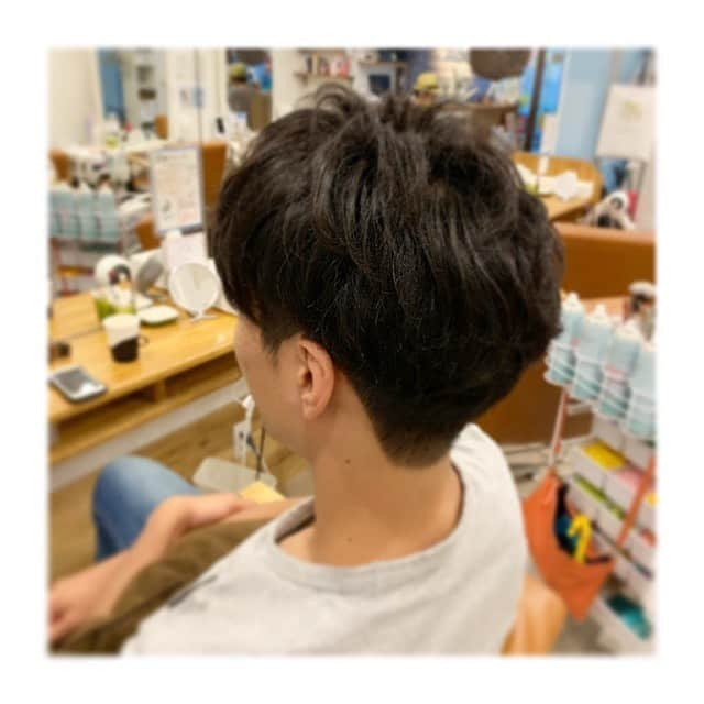 Dcolorさんのインスタグラム写真 - (DcolorInstagram)「メンズニュアンスパーマ 、 #麻布十番 #美容師 #dcolor  #dcolorメンズ #メンズカット #アップバング #ツーブロック#フェードカット#フェードスタイル #ヘアカラー #グラデーション #外国人風カラー  #海外セレブ #ハイトーンカラー #ハイライト #ローライト #グレージュ  #ベージュ #出張ヘアメイク  #ヘアメイク #ヘアセット #ヘアアレンジ #ヘアスタイル #ウェディング#ウェディングヘア #ブライダル#ブライダルヘア @misato1033」6月5日 10時13分 - hairdcolor