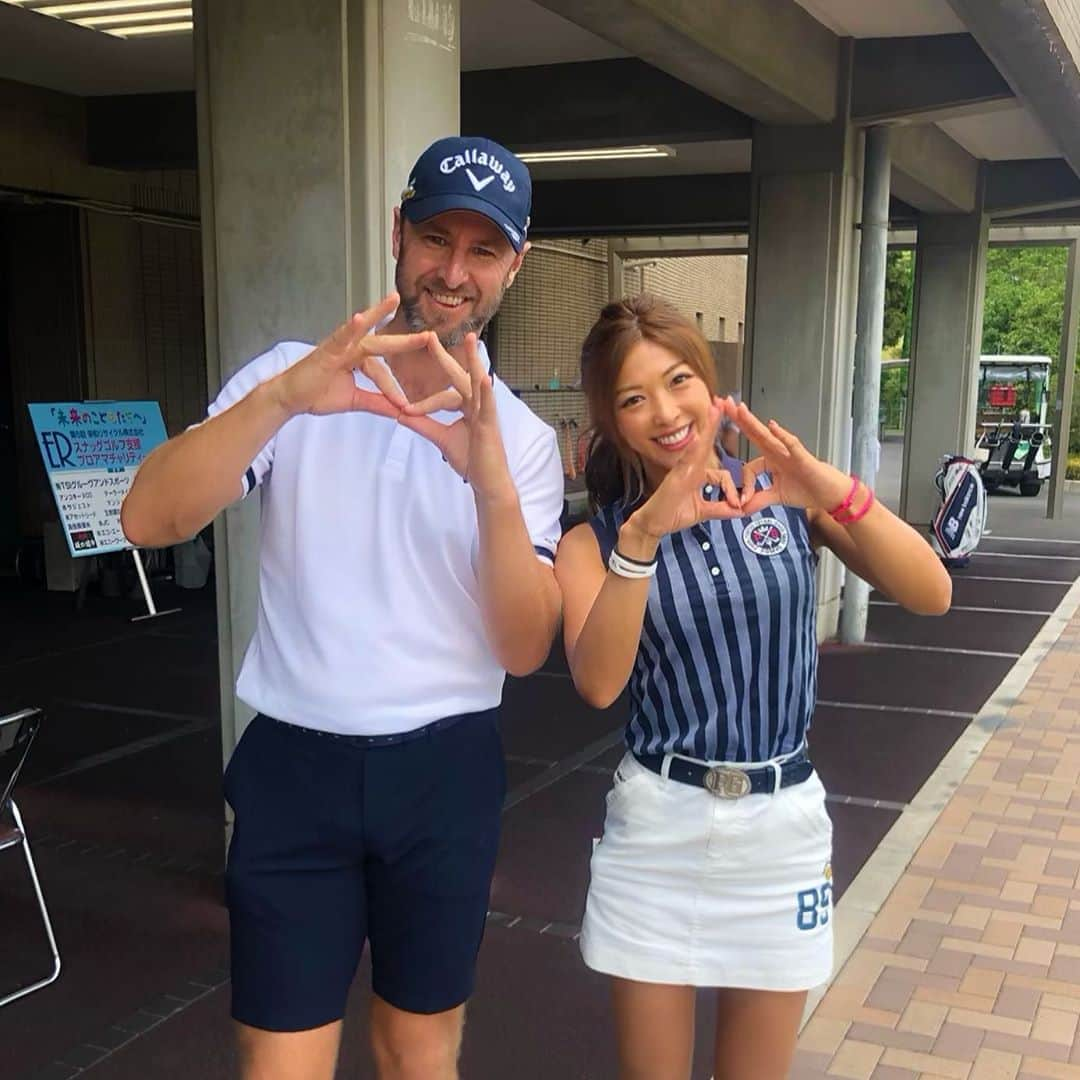 あおい夏海さんのインスタグラム写真 - (あおい夏海Instagram)「B・ジョーンズ 選手とはいチェリー🍒 . 栄和リサイクル（株）スナッグゴルフプロアマチャリティーコンペに ブレンダン・ジョーンズ 選手も参加しており、 はいチェリーしてもらいました！！ 神対応😂✨✨ ❤️ ありがとうございました✨ .  #ゴルフ #ブレンダンジョーンズ #ゴルフ場 #はいちぇりい #はいチェリー #プロゴルファー #ゴルフ女子 #ゴルフ男子 #ゴルフウエア #ゴルフコンペ」6月5日 10時23分 - natsumi.aoi