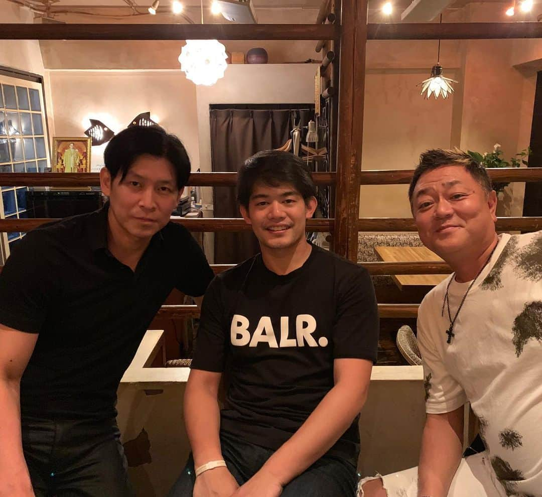 小塚崇彦さんのインスタグラム写真 - (小塚崇彦Instagram)「よしきさんに  #プラーローマー(タイ料理屋さん) #連れて行ってもらって #もとかつさん と @motokatsu_dr  #生春巻き  #食べました #最近 #良き出会い が多いです  #aceofspades  #ドラマー #今度教えてもらおっかな」6月5日 10時24分 - takakozuka