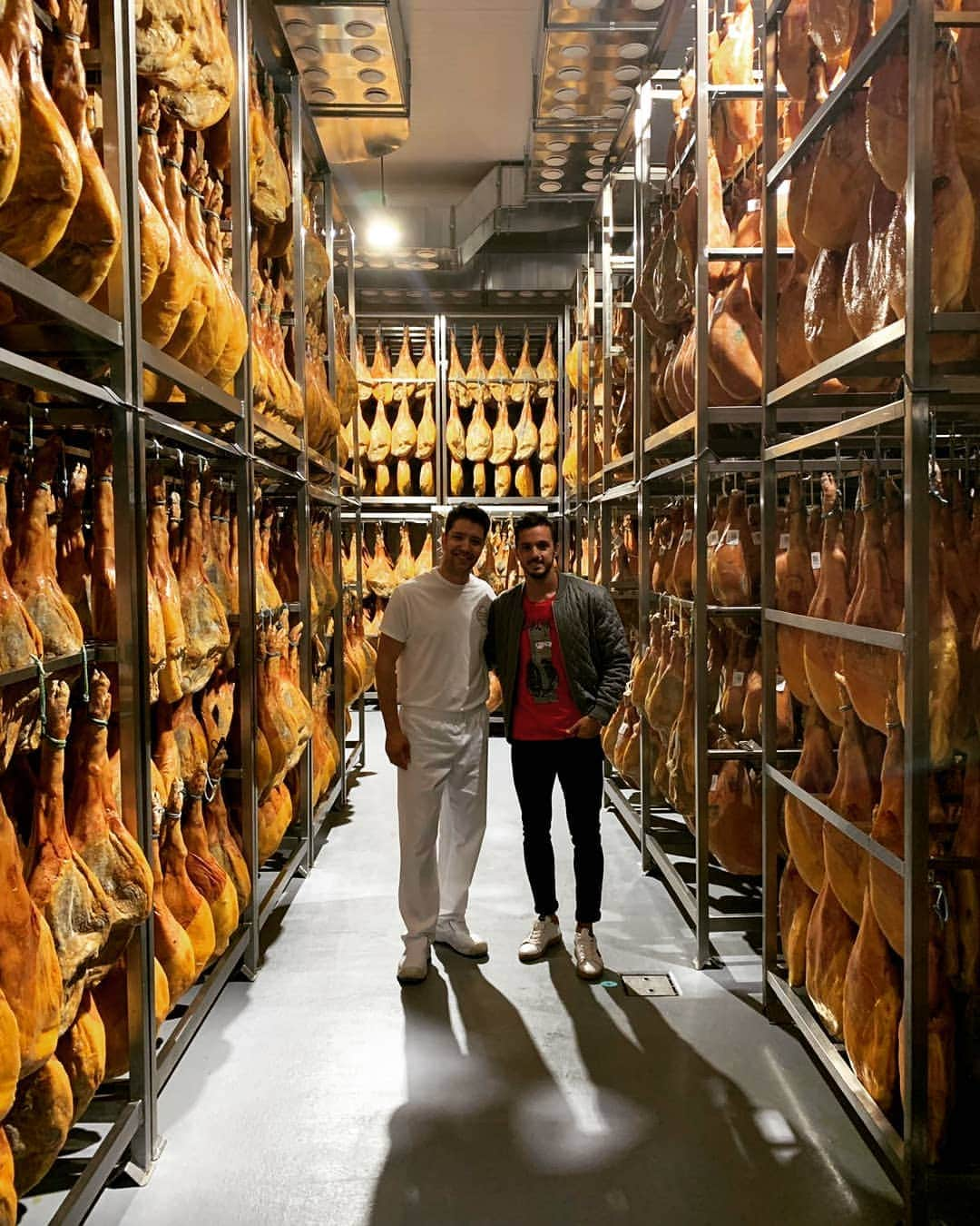 パブロ・サラビアさんのインスタグラム写真 - (パブロ・サラビアInstagram)「Gracias @jamoneslayunta por la visita y enseñarme el proceso de este manjar 🇪🇸 #jamon #PS17」6月5日 21時20分 - pablosarabia92