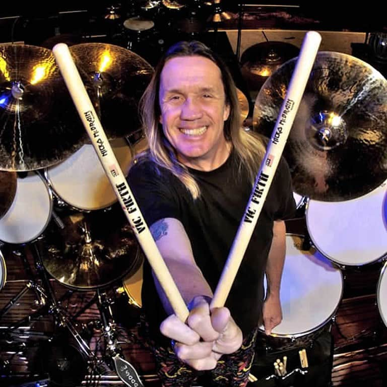 エイドリアン・スミスさんのインスタグラム写真 - (エイドリアン・スミスInstagram)「Happy birthday to the great Nicko Mcbrain!  #nickomcbrain #adriansmith #ironmaiden @anais.fuentxs」6月5日 21時20分 - _adriansmith