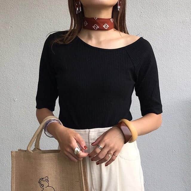 GU Hong Kongさんのインスタグラム写真 - (GU Hong KongInstagram)「Asymmetric collar design ✨ . Rib asymmetry-neck T-shirt $79 . #GUHK #GUStyle #tshirt #asymmetric #style #summer #fashion #ootd #ootdhongkong #Tokyo」6月5日 19時50分 - gu.hongkong