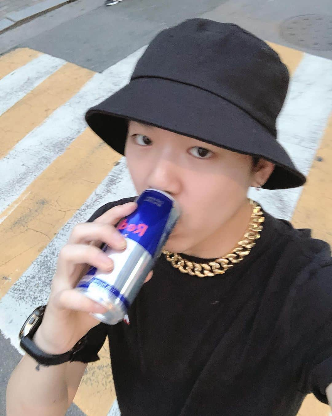 ベンジさんのインスタグラム写真 - (ベンジInstagram)「@redbull after vs. before @redbullkr 후 & 전 #기적의음료수 #에너지출전 #givesyouwings」6月5日 19時54分 - baebenji92