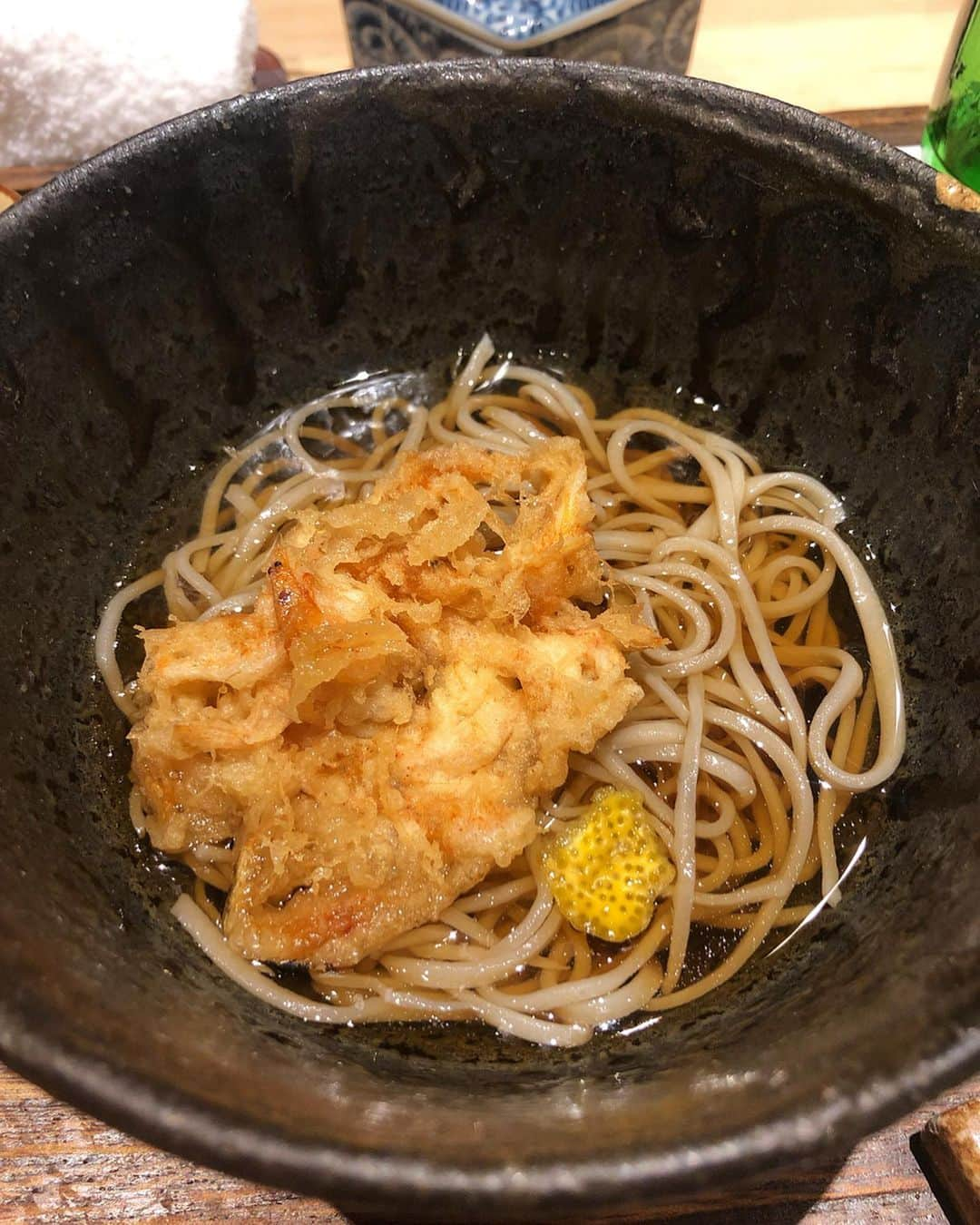 濱野りれさんのインスタグラム写真 - (濱野りれInstagram)「Tempura 'Sonoji' I came here for the first time!! I am so satisfied to eat such a classic tempura until full ❤︎ Thank you for this opportunity to eat Sonoji's Tempura!! .. .. はじめての '蕎ノ字' さん🍤 王道の天ぷらをこんなにお腹いっぱいたべれて幸せ〜🥺💫 天ぷらってあんまり食べる機会なくてもっと色んなお店発掘したいなと思いました😊🌹 .. .. #rirelog#sonoji#tempura#tenpura #toptokyorestaurants#tokyorestaurant#nihonbashi#ningyocho#tokyoeats#foodie#foodstagram#gourmet#tabelog#食べログ#天ぷら#日本橋#人形町#人形町グルメ#日本橋グルメ#食べるの大好き#食べ歩き#東京グルメ#グルメ部#グルメ女子#たべすたぐらむ#蕎ノ字#日本橋蕎ノ字」6月5日 20時05分 - riregram