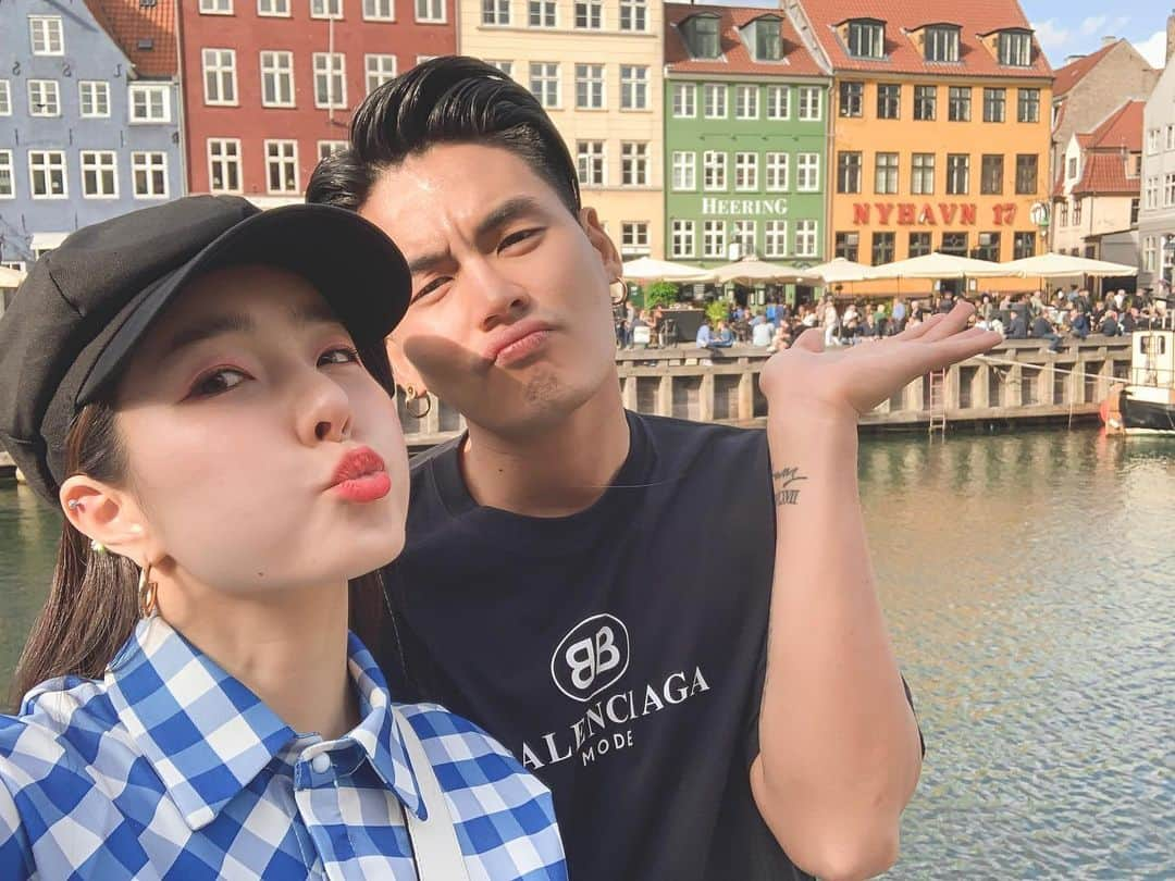 GYEON SEOさんのインスタグラム写真 - (GYEON SEOInstagram)「_* what a touristy mode 🤪😜 . . #queengsnap」6月5日 20時21分 - queengyeon