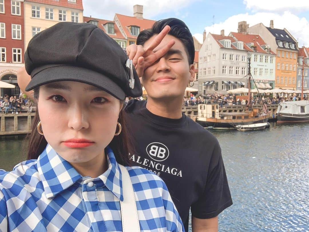 GYEON SEOさんのインスタグラム写真 - (GYEON SEOInstagram)「_* what a touristy mode 🤪😜 . . #queengsnap」6月5日 20時21分 - queengyeon