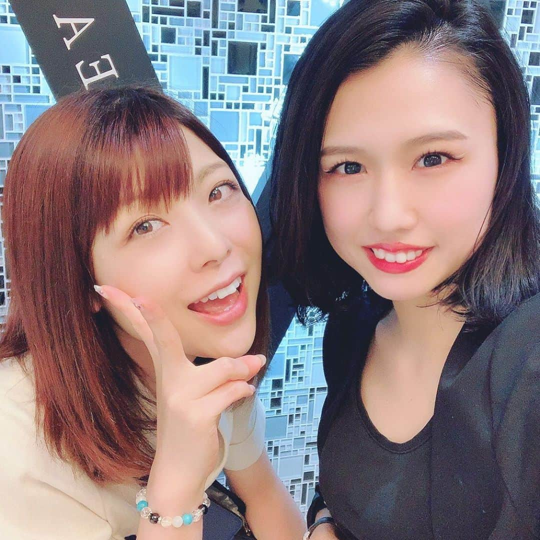 小川麻琴さんのインスタグラム写真 - (小川麻琴Instagram)「先日初体験した、リブセラをしてもらいに再び表参道「w eye beauty」に行ってきました✨ 施術後はもちろんですが、翌日に凄い潤いを実感できるって凄い！ しばらく続けて、紫外線からダメージを受けてる肌を元気にしなきゃ✨✨✨ #表参道  #サロン #weyebeauty  #リブセラ  #フェイシャルエステ  #美肌ケア」6月5日 20時45分 - 1029_makoto