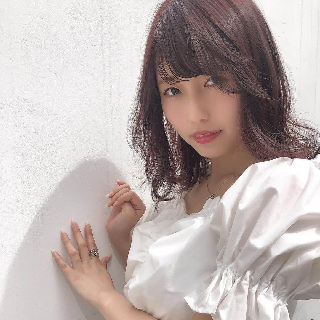 飛田彩さんのインスタグラム写真 - (飛田彩Instagram)「@natsuki_2611 ちゃん💕  ラベンダーピンク🌸🌸 伸ばしやすいように顔周りにちょっとデザイン入れました！！ 💐💐 #初カラー#ハイライト#ラインボブ#ブルーグレージュ#グレージュ#ラベンダー#ラベンダーグレーアッシュ #小顔ショート#骨格カット#set#社会人#ラベンダーグレージュ#オリーブグレージュ#オリーブ#アプリコット#オレンジ#ミルクティーグレージュ#令和#インナーカラー#黒髪派」6月5日 20時38分 - tobiayatobi