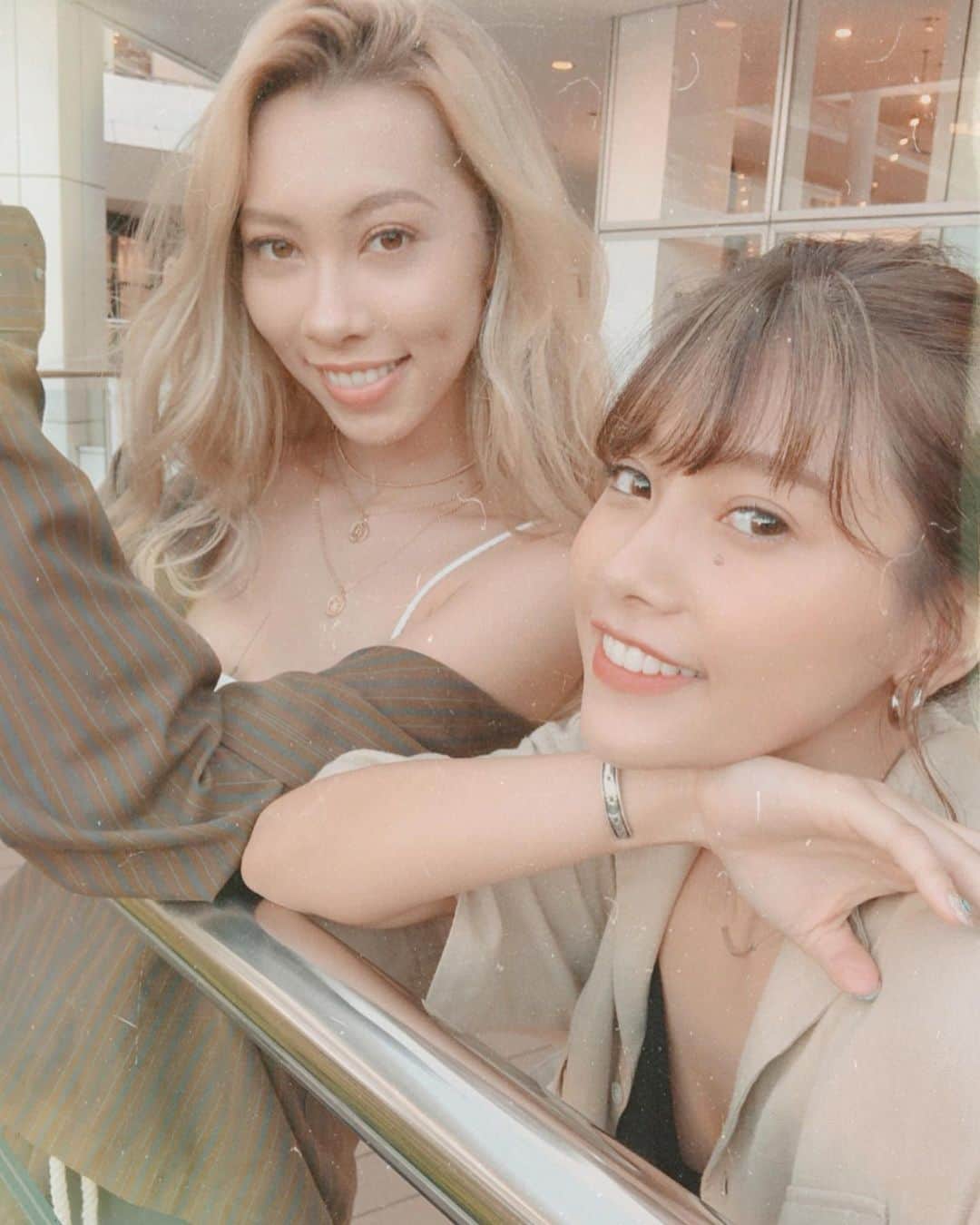 のインスタグラム：「best🌼 @shionthebest な日だったよ🖤🖤」