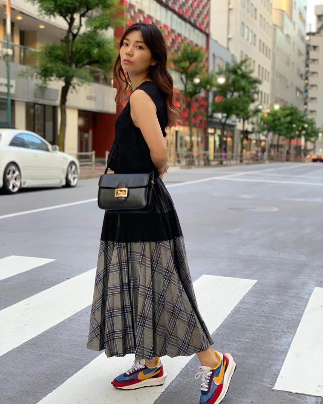 村上瑠美奈さんのインスタグラム写真 - (村上瑠美奈Instagram)「sacai×NIKE が可愛い💜 ． tops @equipmentfr  skirt @sacaiofficial  sneaker @sacaiofficial  bag @oldceline ． ． #るみな服 #ootd #sacainike #sacaiskirt」6月5日 21時04分 - ruminamurakami