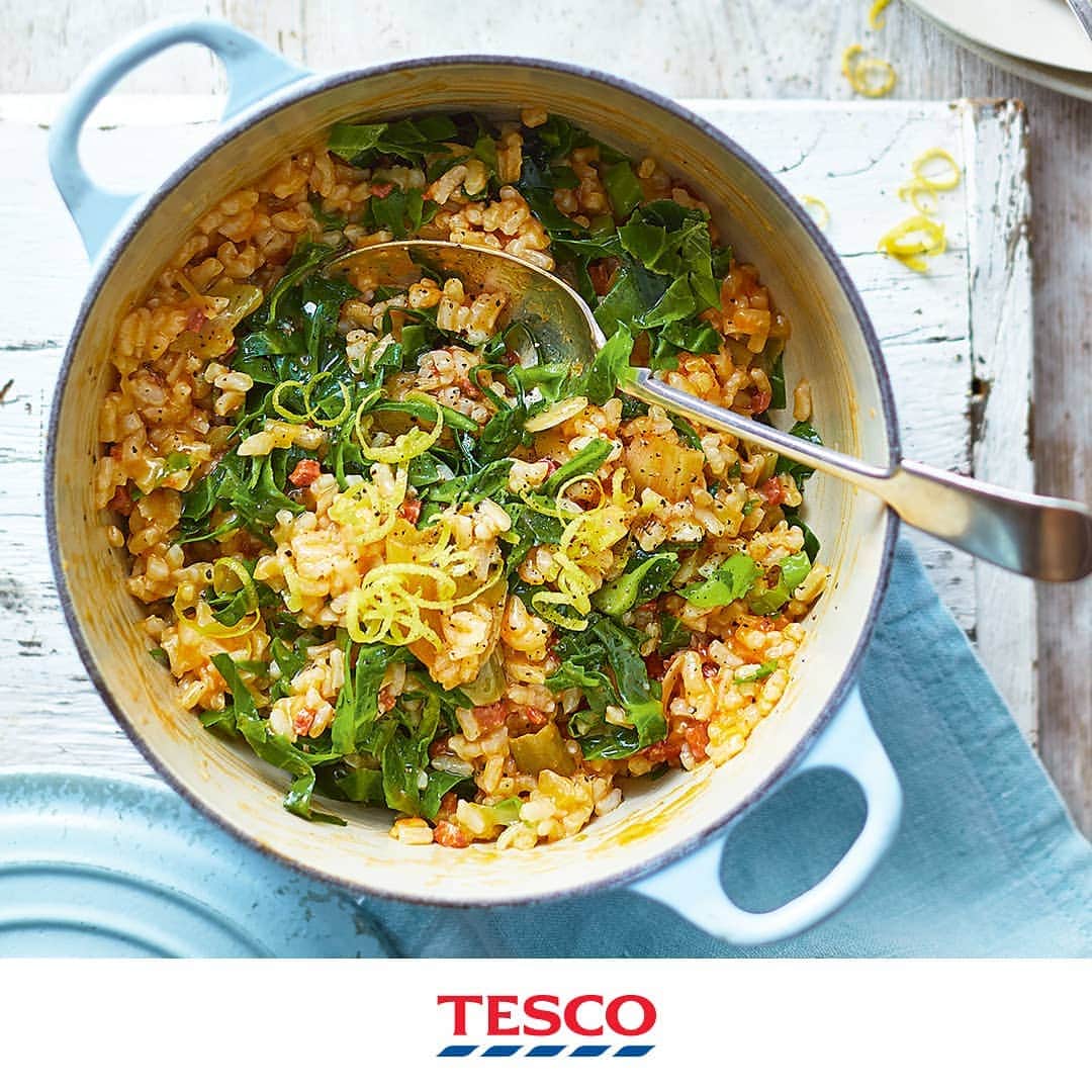 Tesco Food Officialさんのインスタグラム写真 - (Tesco Food OfficialInstagram)「Cooking a special and satisfying dinner shouldn’t be costly or complicated... and our chorizo risotto proves it. Blending fresh and zesty ingredients with our new frozen essentials range, this is one easy-to-shop, low-fat and leftovers-friendly meal.  Ingredients ½ tbsp olive oil 1 onion, finely chopped 250g frozen sliced leeks 2 garlic cloves, crushed 100g frozen diced chorizo 250g arborio rice 2 tbsp white wine vinegar 1 reduced-salt chicken stock cube, made up to 1.5ltrs 240g pack spring greens 1 lemon, zested and juiced  Method  1. Preheat the oven to gas 4, 180°C, fan 160°C. 2. Heat the oil in a deep, lidded flameproof casserole dish over a medium heat. Add the onion, leeks, garlic and chorizo and fry for 5-8 mins until the chorizo has released its oil and the veg has softened. Increase the heat to high, add the rice and stir for 2-3 mins until it has started to go translucent around the edges. 3. Pour in the vinegar and chicken stock and put the lid on the casserole dish. Transfer to the oven and bake for 40 mins or until the liquid has been absorbed and the rice is tender.  4. Stir through the spring greens and lemon juice; season with pepper. Replace the lid and leave to stand for 2 mins for the greens to wilt. Scatter with the lemon zest to serve.」6月5日 21時09分 - tescofood