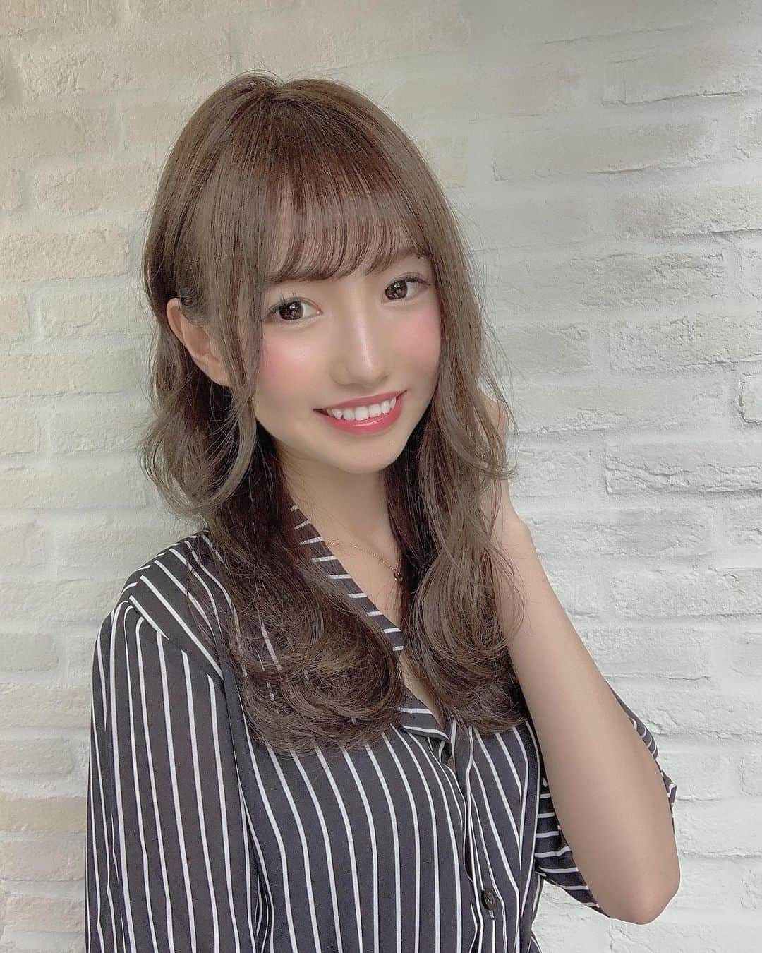 彩田真鈴さんのインスタグラム写真 - (彩田真鈴Instagram)「この前❥  #新宿 #felice #haircolor #ヘアカラー #カラー #トリートメント #ハイライト #ブリーチ #グレージュ #アッシュ #ベージュ #カット  #ヘアアレンジ #ヘアセット #ヘアメイク #サロンモデル  #美容院 #サロン #外国人風カラー #前髪 #ぱっつん #暗髪 #ロング #l4like #l4l #f4f #instagood #instalike #fff #instafollow」6月5日 12時19分 - marin05231