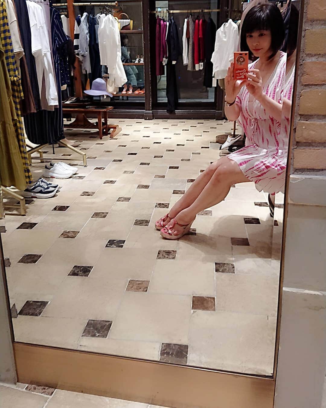 松坂南さんのインスタグラム写真 - (松坂南Instagram)「こちらもお買い物中～🎵」6月5日 12時30分 - minami_matsuzaka