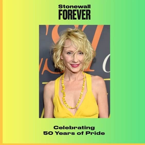 アン・ヘッシュさんのインスタグラム写真 - (アン・ヘッシュInstagram)「Time For Love  @LGBTCenterNYC and #StonewallForever」6月5日 12時37分 - anneheche
