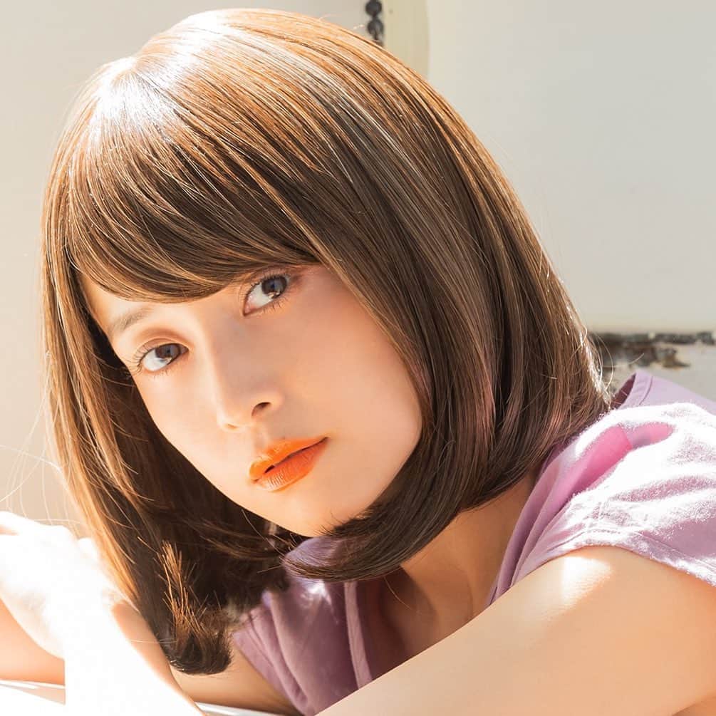 lineastoria_rakutenのインスタグラム：「* * New Arrival  HEARTBEATシリーズにボブが登場♡ カラーは10色展開、前髪は3種類から選べます  さらに‼️楽天市場店限定💓 楽天スーパーSALE期間中にご購入で、セール価格で購入できます✌️ * モデル着用カラー：アーモンド×シアヘーゼル サイドバング  item #HEARTBEATボブ  model #和田えりか ちゃん @_wadaerika  #リネアストリア #リネアウィッグ #リネア #ウィッグ #フルウィッグ #カツラ #ヘアスタイル #新作 #ボブ #外国人風カラー #ショートボブ  #イメチェン #カジュアルヘア #こなれヘア #シースルーバング #lineastoria #lineawig #wig #newarrivals」