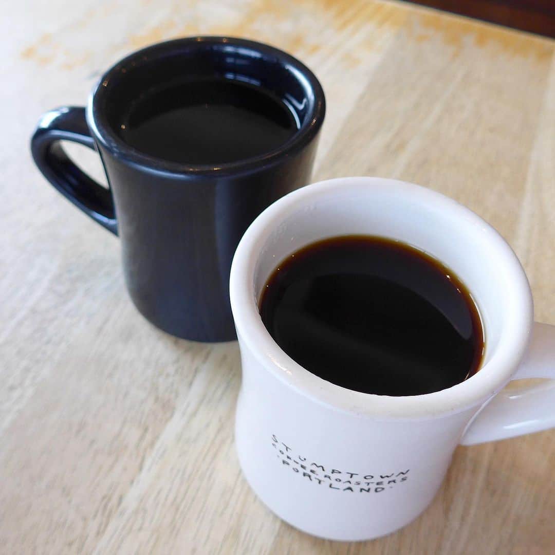 田中麻衣さんのインスタグラム写真 - (田中麻衣Instagram)「ハワイでも日本でも毎日コーヒー☕️飲んでます。 こちらはコナコーヒーが美味しくてついつい飲み過ぎます。朝ごはんをいただくときもホットコーヒーがマスト。マノア地区にあるモーニンググラスで飲んだコーヒーが香り高くて絶品だったな。 . おうちでも美味しいコーヒーが飲めたらいいのにと思いますが、引っ越しのタイミングでコーヒーマシンを処分したので新しいのがほしいところ。 いまクラウドファンディング中のiDripという次世代AI機能を取り入れたコーヒーメーカーが個人的に気になっています。 おうちでもバリスタがハンドドリップしたような美味しいコーヒーが飲めるのだとか。 @idripcoffeejapan  体験会が都内で今週末あるそうなので、わたしも伺う予定です。 iDrip体験会 日時:6/7(金)と6/8(土) 時間:11:00-17:00のお好きな時間に 場所:SHIROKANE LOUNGE 白金台駅徒歩4分、目黒駅徒歩10分のカフェです。 コーヒー好き集まれ〜🥺 . #coffee #hawaii #コーヒー好き #ハワイ旅 #毎日食べすぎです」6月5日 13時00分 - maitanaka1217