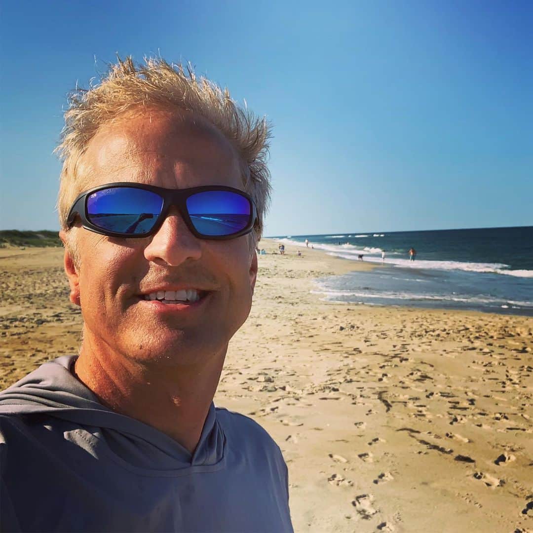 パトリック・ファビアンさんのインスタグラム写真 - (パトリック・ファビアンInstagram)「Beach + Ocean = Happy . . . . . #Atlantic #OBX @shadyrays」6月5日 13時11分 - mrpatrickfabian