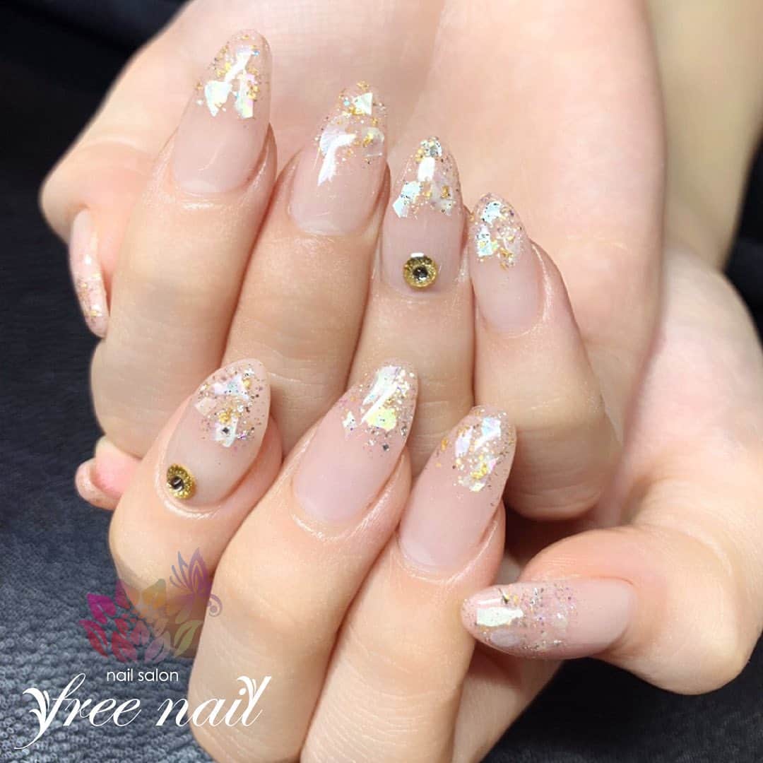free nail フリーネイルさんのインスタグラム写真 - (free nail フリーネイルInstagram)「. お客様ネイル💅🏻✨ . シンプルシェルネイル🐚✨ . 涼しげな透明感💠✨ . ご来店ありがとうございました🙇🏻‍♀️🙇🏻‍♀️🙇🏻‍♀️💗 . #ネイル #フリーネイル #ネイルアート #ジェルネイル #ネイルサロン #大阪ネイルサロン #ネイルデザイン #ネイルチェンジ #シェルネイル #ラメネイル #クリアネイル #透明感ネイル #クリアカラーネイル #ヌーディーカラーネイル #デザインネイル #シンプルネイル #トレンドネイル #大人ネイル #美爪ネイル #夏ネイル #美甲 #日式美甲 #summernails #nailsart #nailsalon #nailsdid #newnails #newnail #freenail」6月5日 13時40分 - freenail_jpn