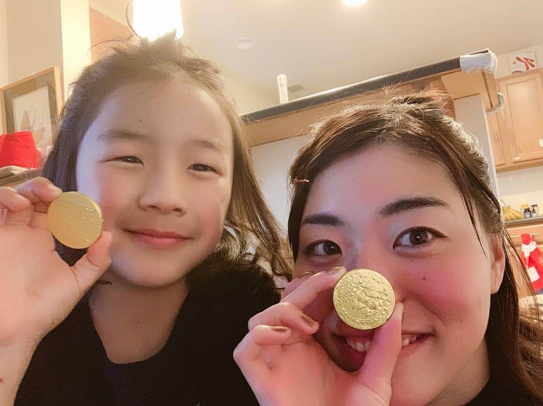 大江光のインスタグラム：「頑張ったご褒美に🍫 #chocolatecoin . . . #mammothlife #springsnowboarding」