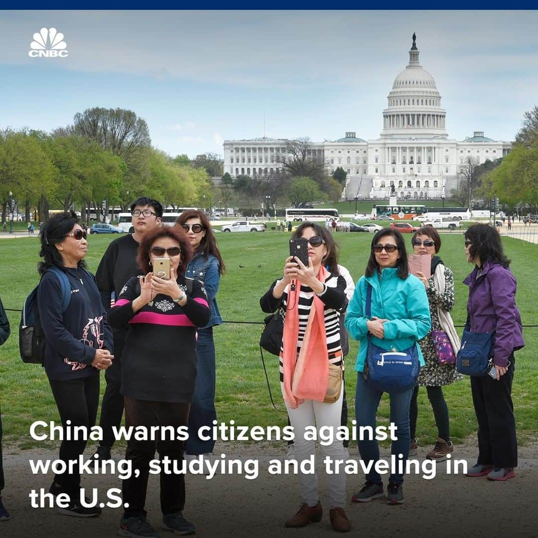 CNBCさんのインスタグラム写真 - (CNBCInstagram)「Beijing is stepping up its warnings about the U.S.⠀ ⠀ ▪️China has issued warnings to its citizens about working, studying and traveling in the U.S. as trade tensions between the two countries rise.⠀ ⠀ ▪️The Ministry of Education noted recent U.S. restrictions on some Chinese student visa. The Ministries of Culture and Tourism and Foreign Affairs also issued alerts.⠀ ⠀ ▪️“Recently, U.S. law enforcement agencies have on multiple occasions used methods such as entry and exit checks, and on-site interviews to harass Chinese citizens in the U.S.,” the Ministry of Foreign Affairs said. ⠀ ⠀ Read more about the warnings at the link in bio.⠀ *⠀ *⠀ *⠀ *⠀ *⠀ *⠀ *⠀ *⠀ #china #unitedstates #usa  #internationalnews #internationalrelations #trade #tradewar #tariffs #policy #tradepolicy #trump #trumpadministration #business #news #economics #businessnews #cnbc」6月5日 14時00分 - cnbc