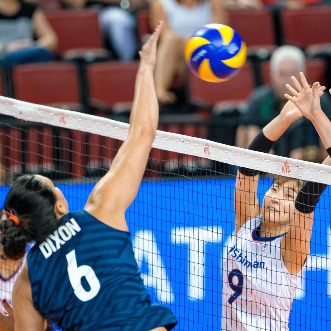 USA Volleyballさんのインスタグラム写真 - (USA VolleyballInstagram)「@usavwnt overcame a slow start to defeat Korea 3-1 in FIVB Volleyball Nations League in Lincoln. Chiaka Ogbogu scores team-high 16 points and Jordan Larson adds 13 points playing in home state. USA now 1 of 3 teams at 6-1. For match recap, visit www.usavolleyball.org.」6月5日 14時40分 - usavolleyball