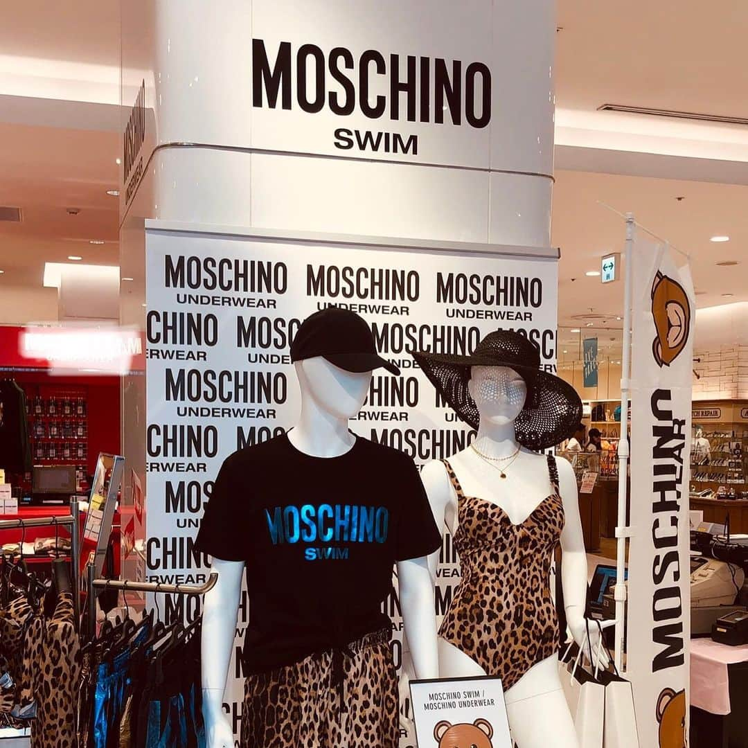 名古屋パルコさんのインスタグラム写真 - (名古屋パルコInstagram)「【西館1F モスキーノ】 MOSCHINO SWIM /  MOSCHINO UNDERWEAR . 期間限定ショップオープン💥💥💥 〜6月17日（月）まで❗️ . メンズ/レディース用Ｔシャツをはじめ、下着やスイムウェアなど、多数入荷しております😍✨ モスキーノならではのオシャレでポップな柄やデザインを、是非×②店頭にてご覧下さい💕お待ちしております☺️ . #モスキーノ#MOSCHINO#moschino#ジェレミースコット#水着#下着#スイムウェア#アンダーウェア#名古屋パルコ#nagoyaparco#栄#矢場町」6月5日 14時51分 - parco_nagoya_official