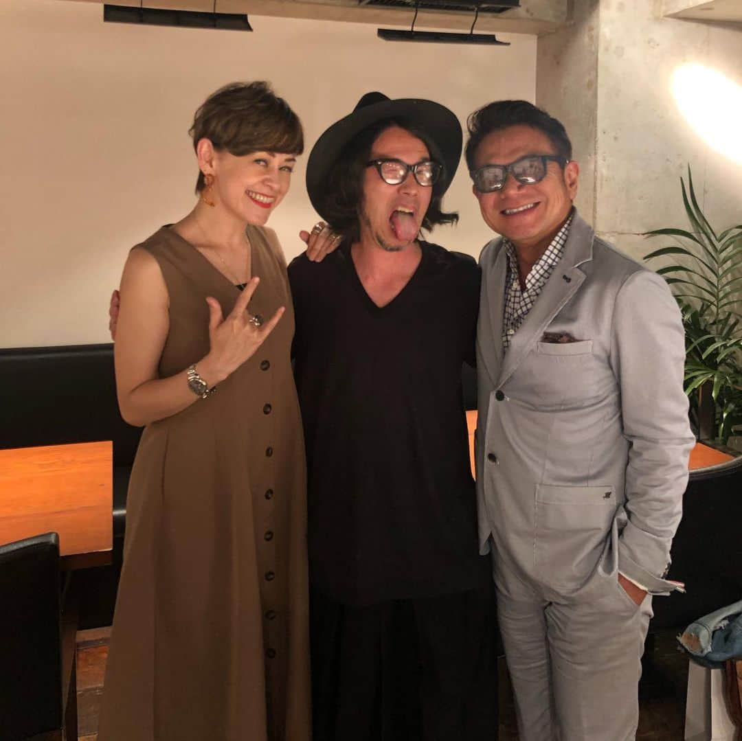 伊津野亮さんのインスタグラム写真 - (伊津野亮Instagram)「アホ3人の勝手に インスタライブ #ジョー横溝 #トムセン陽子 #伊津野亮 #インスタライブ アッと言う間の60分でした！ ネタ豊富なジョー横溝 次回は深い時間に 観てくれた皆様あざーす」6月5日 15時06分 - ryoizuno