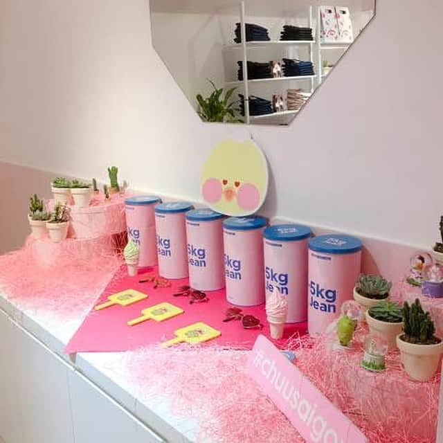 Chuuさんのインスタグラム写真 - (ChuuInstagram)「❤️notice❤️Chuu Vietnam Flagship store just open ‘chuu cafe’ please come and enjoy chuu time :)」6月5日 15時09分 - chuu_official