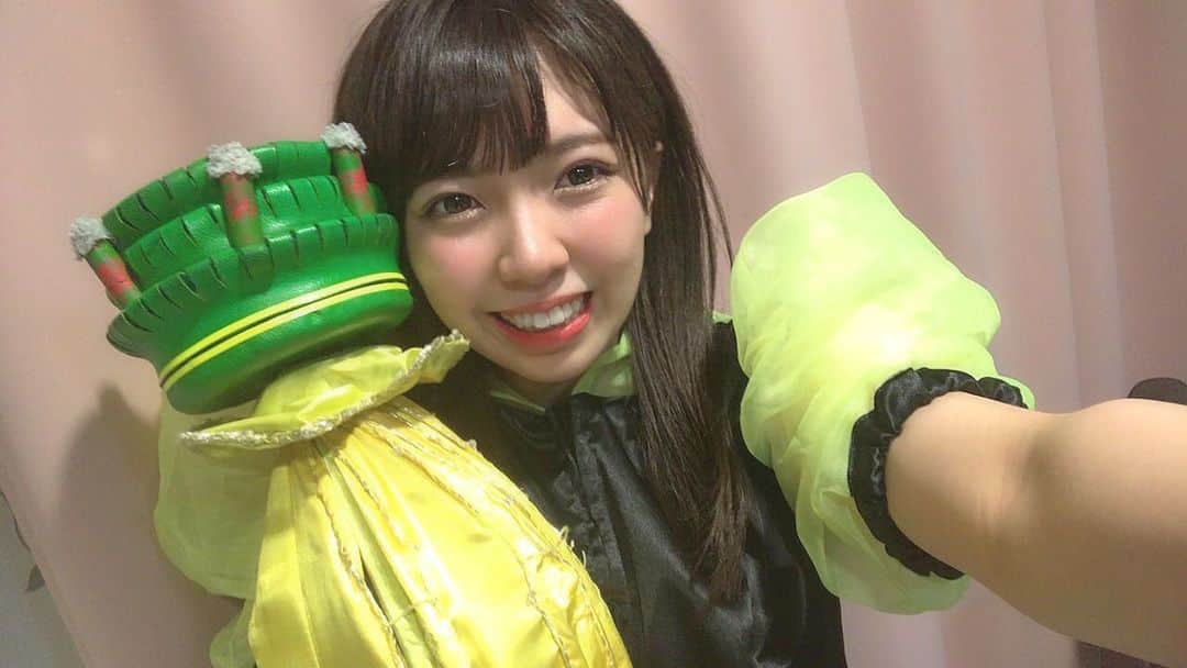 渚りりかのインスタグラム：「本日23時からパスマーケットさんにて、8月3日(土)に行われる『渚りりか卒業式』のチケット販売が行われます✨✨ 【https://passmarket.yahoo.co.jp/event/show/detail/019ye010b3sgb.html】  完売するかどうかは分からないですが、早めの購入をおすすめします！！！ほんとに！！！！ 渚りりかが卒業するしない関係なく仮面女子好きな方にとってはきっと最高のセットリストになっている！と思うのでぜひ早めに！！チケット購入してください😢！！ 渚りりかアイドル人生ラストの瞬間、見届けに来てね😭！！ 待ってます‪‪☺︎‬！！！」
