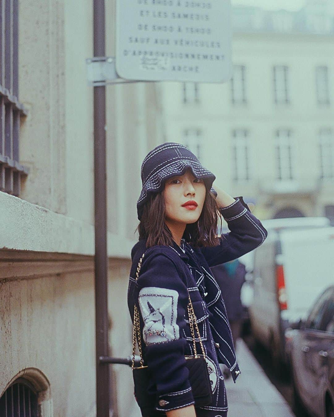 リウ・ウェンのインスタグラム：「Digging up memories of Paris 📸」
