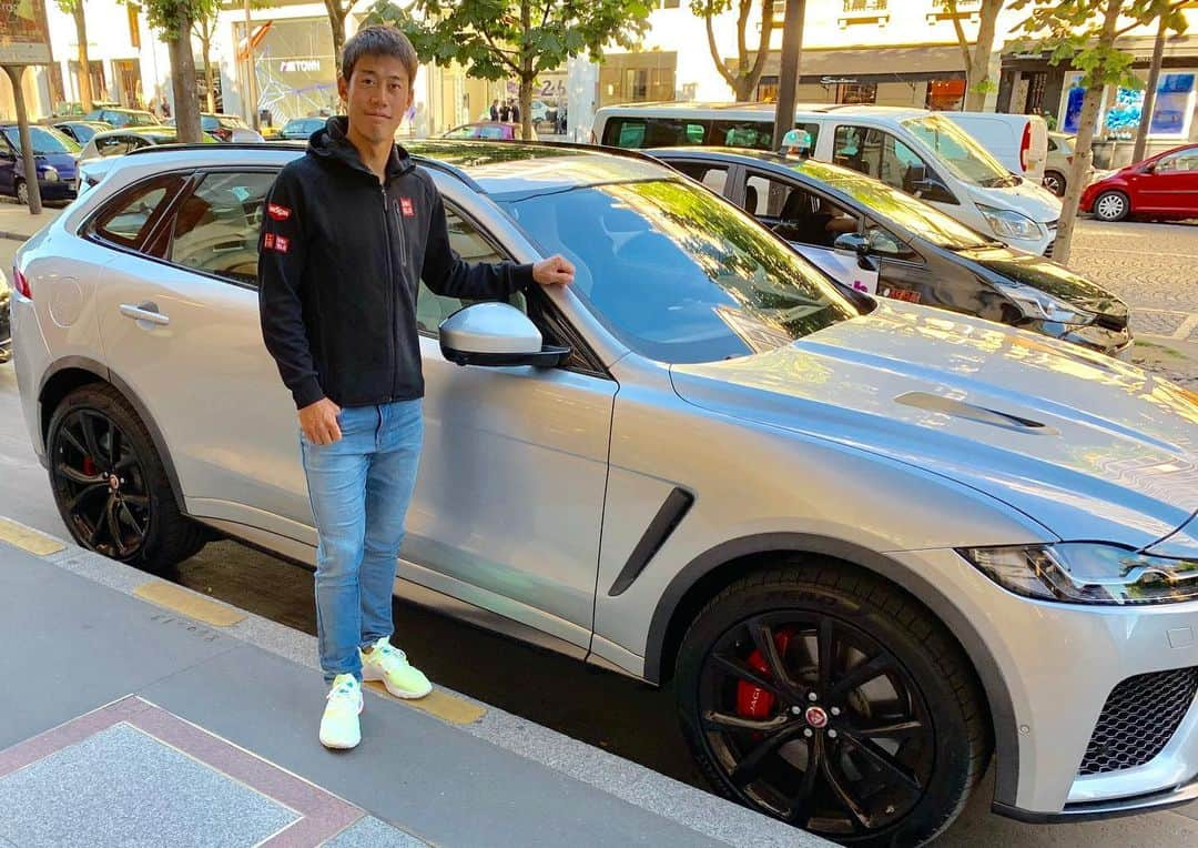 錦織圭さんのインスタグラム写真 - (錦織圭Instagram)「Quick thanks to @jaguar_france! As usual, they help me with a fantastic car to get around Paris.  I love being part of the Jaguar family! #FpaceSVR #speed」6月5日 16時23分 - keinishikori