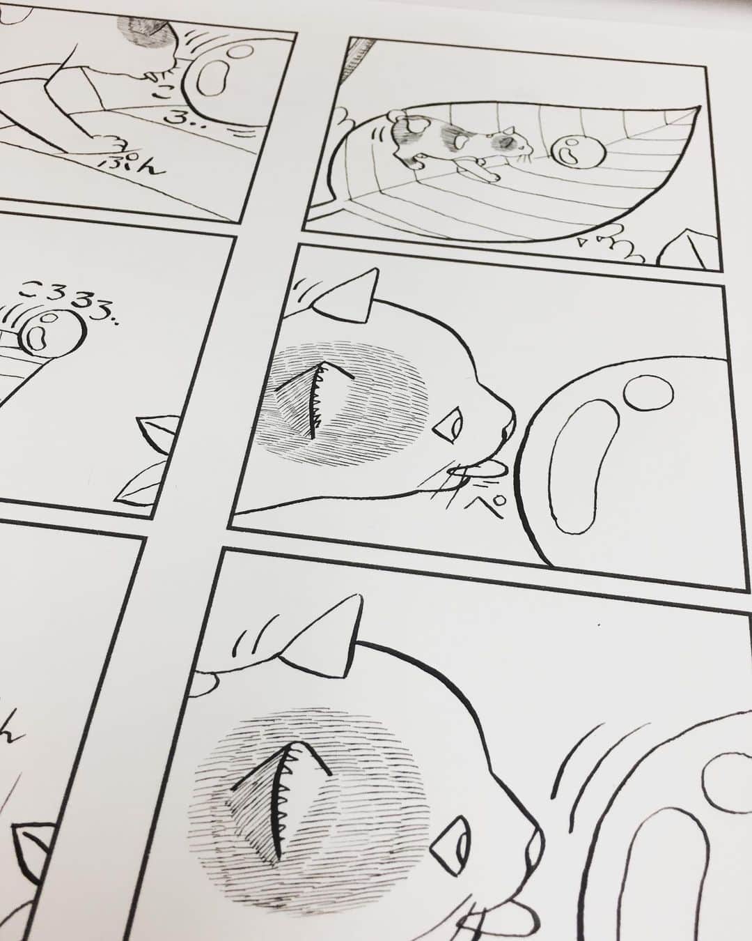 のインスタグラム：「『こびとねこ』1ページ描き直し。 #こびとねこ #描き直し #7月12日発売 #アナログ原稿 #ねこ漫画 #漫画 #ケント紙 #cat #manga」