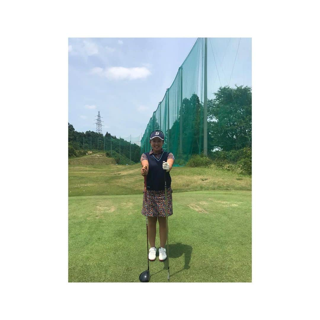 照山亜寿美さんのインスタグラム写真 - (照山亜寿美Instagram)「明日から日医工頑張ります🏌️‍♂️‍♀️⛳️. . 最近良い練習器具を手に入れまして😎❤︎. これからの練習のお供です😎 . . . #ブリヂストンゴルフ  #パラディーゾ #no1grip  #寿屋フロンテ #アスリート街ドットコム  #スタジオエスアンドケイ  #ステップアップツアー  #日医工  #富山県」6月5日 16時35分 - asumiteruyama