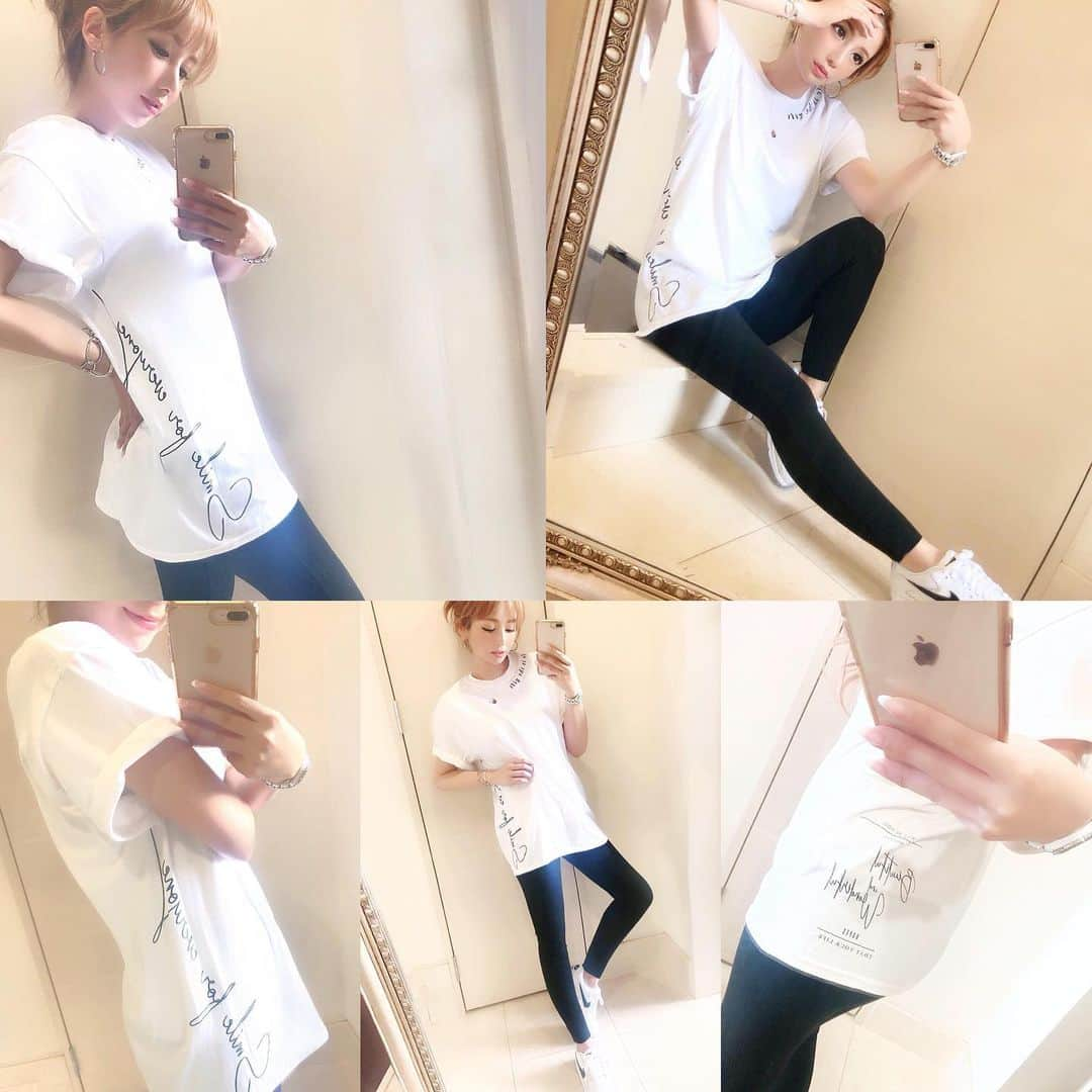 桃華絵里さんのインスタグラム写真 - (桃華絵里Instagram)「mocoa'sオリジナルTシャツ 今日から 予約販売受付がスタートしました♡ ・ @mocoas_inc のプロフィールにあるURLから  ご予約していただけます✔︎ ・ 大人気で お問い合わせが殺到した  ロンTのTシャツバージョン✨ ・ 前回『買えなかった』という お客様の声を沢山いただいた為  今回 予約販売をさせていただく事になりました😊！ ・ 予約販売終了後に 通常販売も 行う予定ですが  ご予約でしたら確実に お客様の お手元にお届けが可能ですので 安心して 御注文いただけたら幸いです♡ ・ 御注文いただいた順に 発送させていただきます📦💕 予約販売は 銀行振込のみのご対応です✨ ・ ご予約受付期間は 本日6/5 〜 6/9 pm12:30までの4日間です✔︎ ・ すでに たくさんの ご予約 コンプ買い 本当に本当に ありがとうございます😭🙏🏻💗 ・ すごく素敵で カッコイイデザインで  着心地もサイズ感も 最高なので ぜひぜひ たくさん着てほしいです♡ ・ ・ #fashion #mocoas  #ootd #instafashion  #tシャツ #モコt  #モコアズ」6月5日 16時43分 - _momoka828_