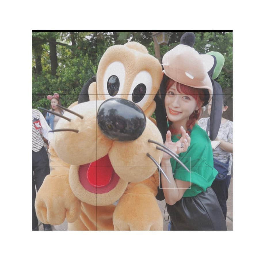 吉田菫さんのインスタグラム写真 - (吉田菫Instagram)「. . 私がチョイスしたのは〜〜〜、、？？？ グーフィー🐶💚マズル長い🥺 . グーフィーに出会えず、、プルートと写真撮れた📸♡ . 次にしたいのも決まった🥺💚 . 園内に居たみんな可愛かったなぁ〜😌💕 . . #disneyland  #ディズニー #disney #グーフィー #グーフィーコーデ . (え、編集しようとしたら消えた) (再投稿) .」6月5日 16時50分 - sumiredooon1228