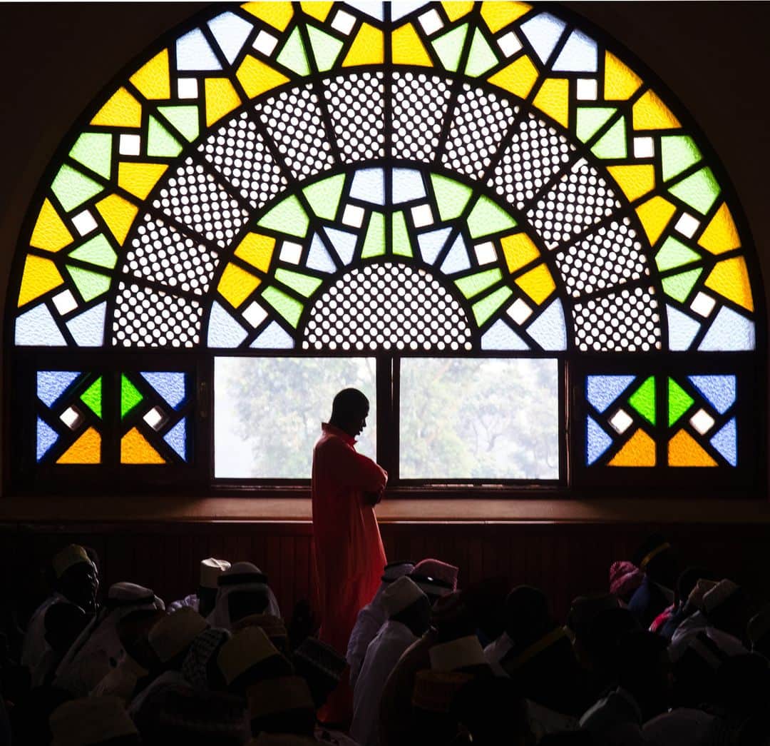 のインスタグラム：「AFP Photo 📷 @katumbabadru - Muslim worshipers attend Eid al-Fitr prayer at the Uganda National Mosque in Kampala, Uganda, on June 4, 2019. Muslims worldwide celebrate Eid al-Fitr marking the end of the Muslim holy month of Ramadan. #Eid #Ramadan」