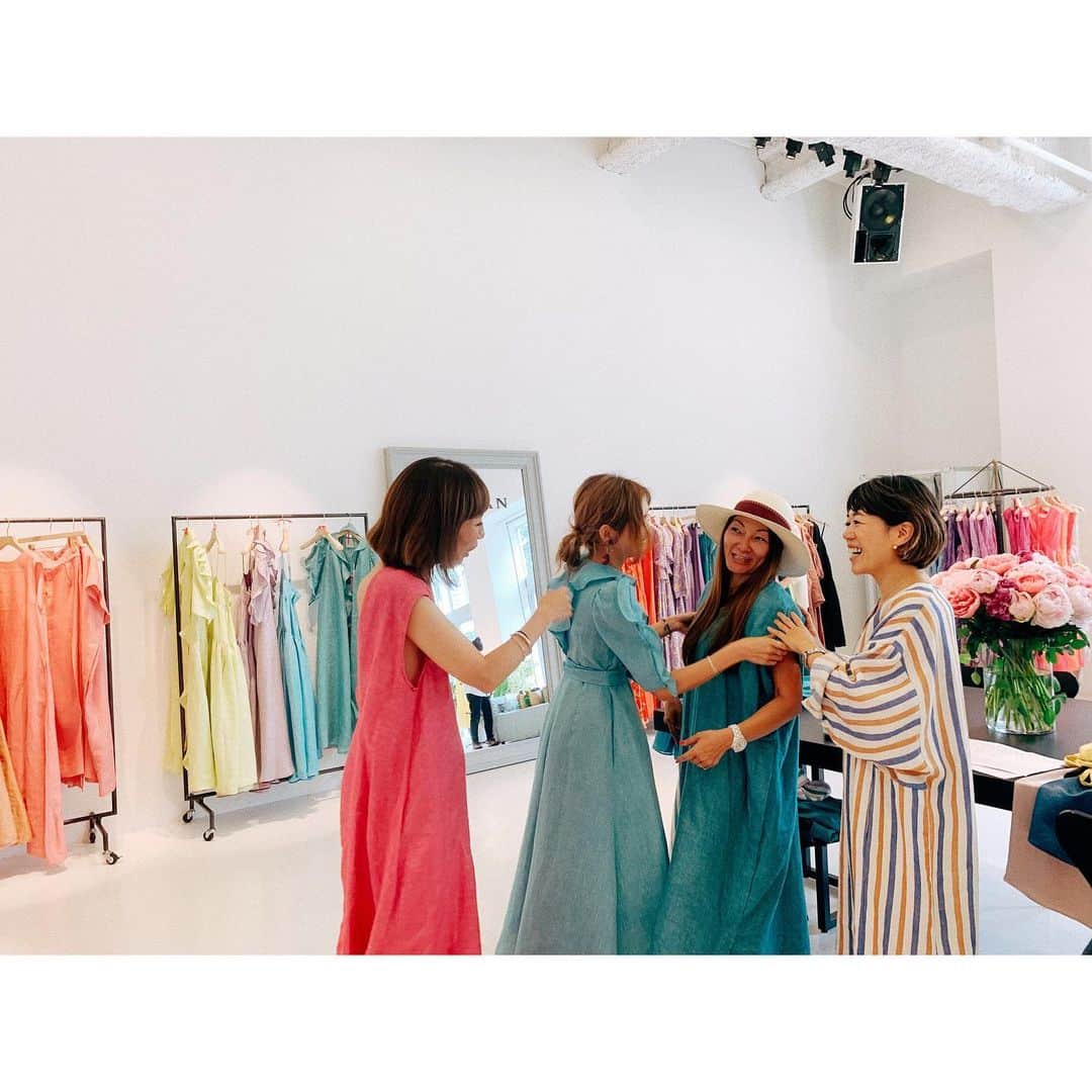 紗栄子さんのインスタグラム写真 - (紗栄子Instagram)「MYLANの展示会🌹 みんなで試着してオーダー✨✨✨ この御三方、私のsweetデビュー撮影時のメンバー🙏💘✨✨✨ @keikosasaki_mylan」6月5日 17時29分 - saekoofficial