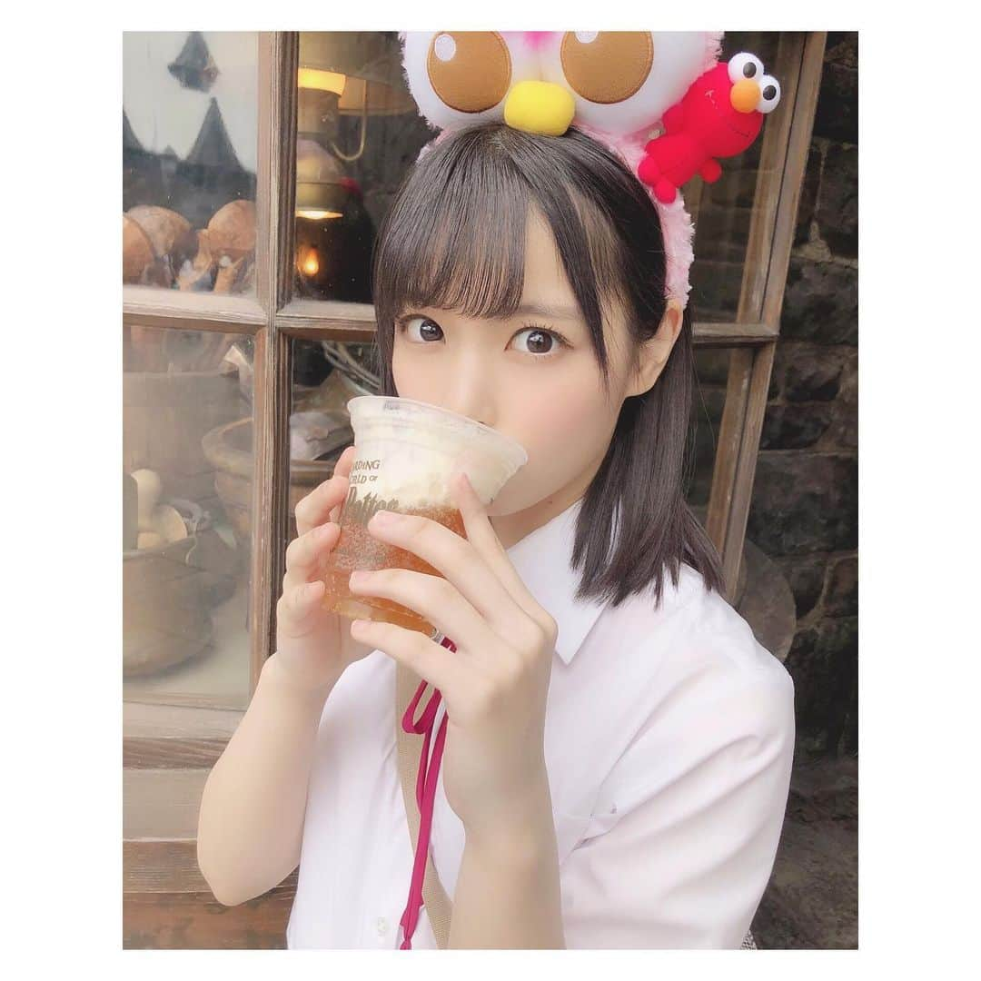 岩田陽菜さんのインスタグラム写真 - (岩田陽菜Instagram)「念願の#バタービール 🍺🤗💞﻿ ﻿ 泡をつけることに成功しました👨‍🦳👨‍🦳✨﻿ ﻿ ﻿ ﻿ #STU48 #岩田陽菜 #門脇実優菜 ﻿#たまぴよ  #🍺（ノンアルコールですん🥴）﻿ #USJ #ユニバ #モッピー #エルモ #universalstudiosjapan﻿ #女子高生 #JK #制服 #制服ユニバ #青春﻿」6月5日 17時43分 - hina_naso_stu48