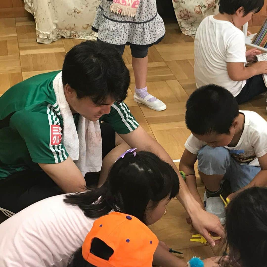 田口潤人さんのインスタグラム写真 - (田口潤人Instagram)「新潟市立鳥屋野小学校にお邪魔しました！ みんな元気一杯！！ たくさんのパワーをもらいました💪 プテラノドンを折り紙で作れるなんて…！ すごすぎる！！ #鳥屋野小学校 #プテラノドン #黒ひげ危機一発」6月5日 17時51分 - junto__0928