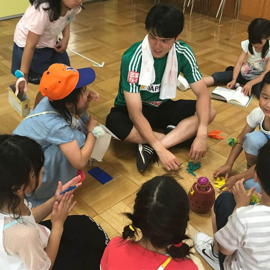 田口潤人さんのインスタグラム写真 - (田口潤人Instagram)「新潟市立鳥屋野小学校にお邪魔しました！ みんな元気一杯！！ たくさんのパワーをもらいました💪 プテラノドンを折り紙で作れるなんて…！ すごすぎる！！ #鳥屋野小学校 #プテラノドン #黒ひげ危機一発」6月5日 17時51分 - junto__0928