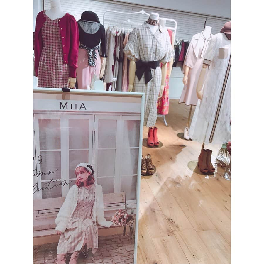 有明ゆなさんのインスタグラム写真 - (有明ゆなInstagram)「展示会に行ってきたんだよ♡ いつも可愛いお洋服ばかりで めっちゃ悩んじゃう(⁎⁍̴̆Ɛ⁍̴̆⁎)！ 同じところを何周もして 選んできたよ♡ 届くのが楽しみすぎる！！！ . . . . #展示会 #royalparty #spiralgirl #miia #roomys #可愛い #楽しみ」6月5日 17時59分 - ariake_yuna